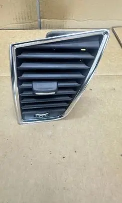 Audi Q5 SQ5 8R Dashboard side air vent grill/cover trim 8R1820901L