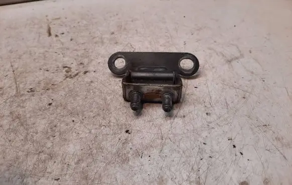 Toyota Corolla Verso E121 Tailgate/trunk/boot hinge 6881002020