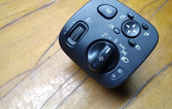 Mercedes-Benz CLK A209 C209 Light switch A20354511