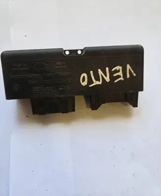 Volkswagen PASSAT B3 Climate control unit 5HB00646300 357907041A