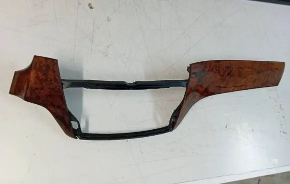 Radio/GPS head unit trim