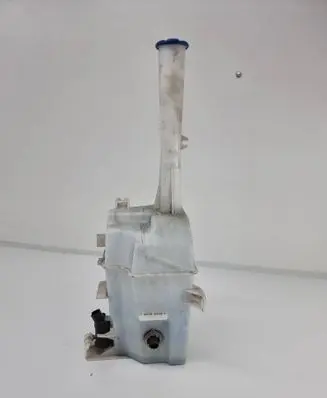 KIA Sorento Windshield washer fluid reservoir/tank