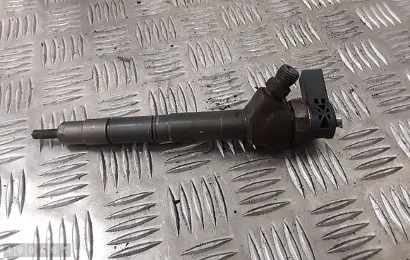 Volkswagen Golf VII Fuel injector 0445110475b011 04l130277e