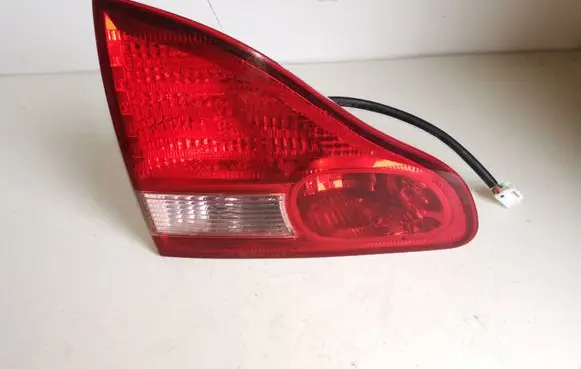 Toyota Avensis Verso Tailgate rear/tail lights