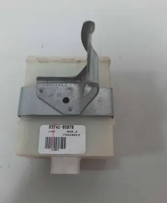 Toyota Avensis T250 Door control unit/module 8974105070