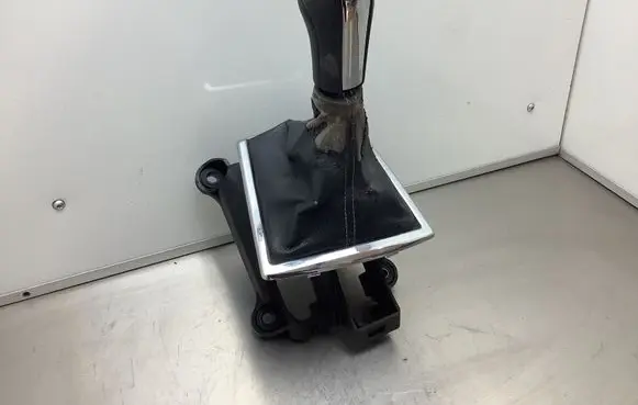 Toyota Corolla Verso AR10 Gear shifter/selector 335300F010 112101680