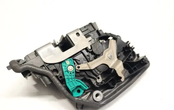 BMW X3 G01 Rear door lock 7473160 A052111