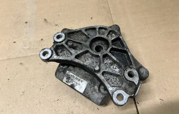 Mercedes-Benz S W221 Gearbox mount A2212400518 2212400518