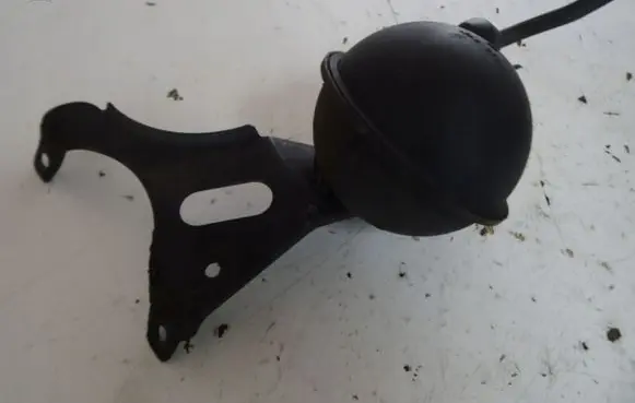 Volkswagen Golf IV Vacuum air tank 054129808