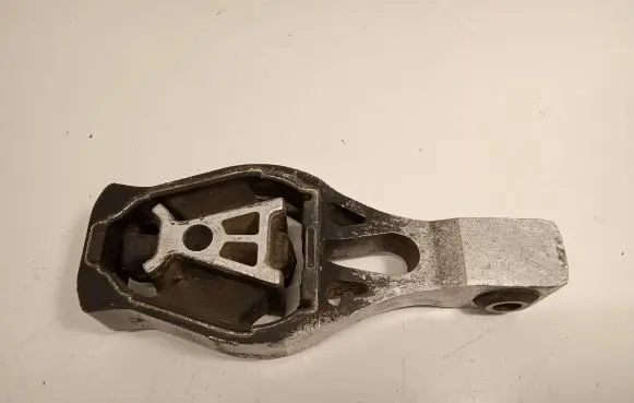 Peugeot 308 Engine mount bracket 9805734780 143081123