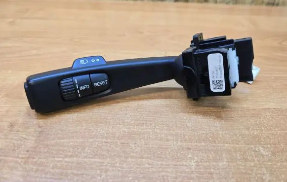 Volvo XC60 Indicator stalk 31334647 11CC0050119AACH