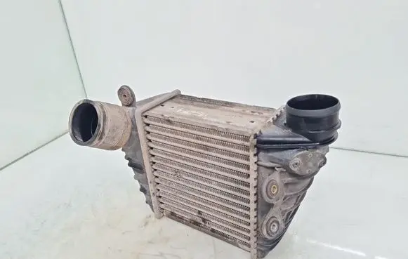 Volkswagen Golf IV Intercooler radiator 1J0145803A