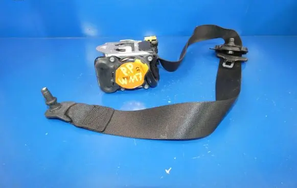 Mercedes-Benz CLA C117 X117 W117 Front seatbelt