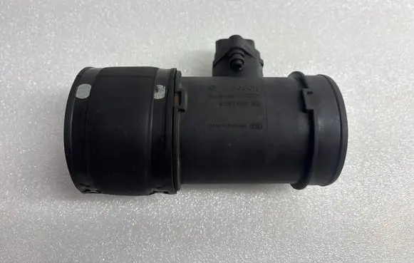Opel Frontera B Mass air flow meter 0281002184
