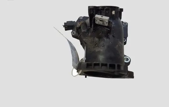 Mercedes-Benz C W204 Air intake duct part A6510900028