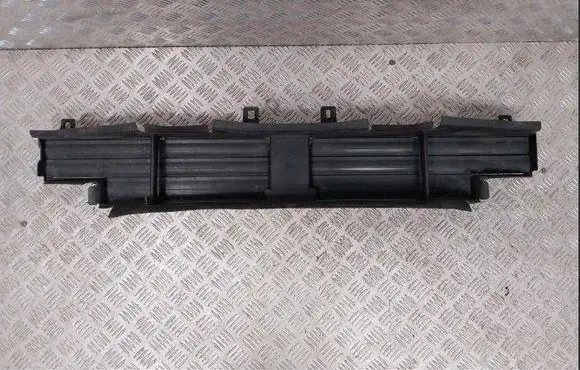 BMW 7 G70 Radiator trim 3U5A3588706