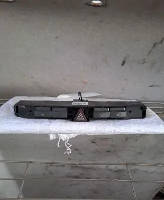 Opel Zafira B Hazard light switch 13100109 03758035