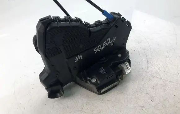 Lexus IS 220D-250-350 Coupe door lock (next to the handle) J1215