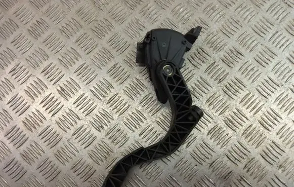 Audi A6 S6 C5 4B Accelerator throttle pedal 8D1723523N