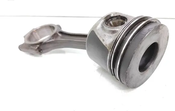 Mitsubishi Outlander Piston with connecting rod 065907 301007