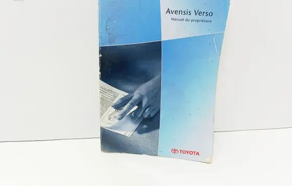 Toyota Avensis Verso Owners service history hand book 