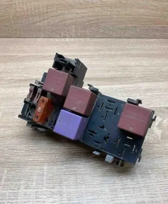 Renault Scenic I Other relay 7703297193