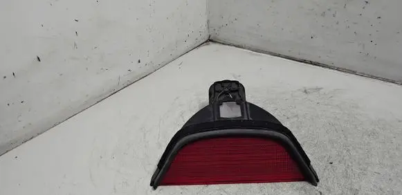 Third/center stoplight