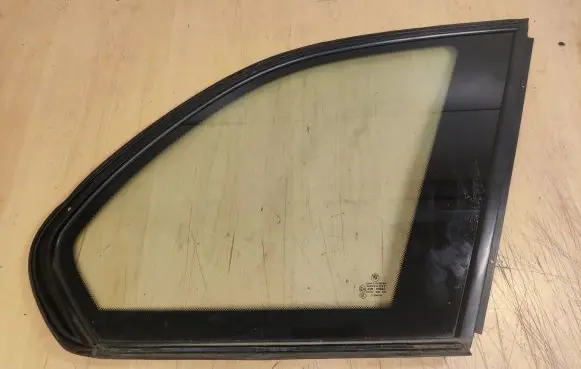 BMW X5 E53 Rear side window