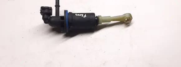 Peugeot 3008 I Clutch master cylinder 9686265880
