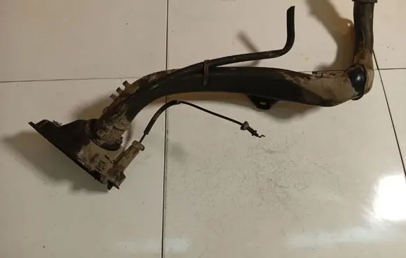 Citroen C8 Fuel tank filler neck pipe