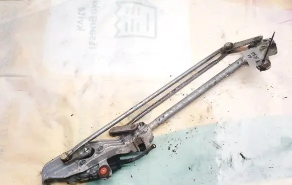 Opel Insignia A Front wiper linkage and motor