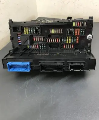 BMW 5 E60 E61 Fuse module 921086101