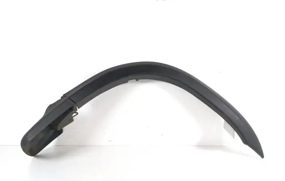 Mitsubishi Pajero Sport I Front arch trim AMT8YF2B06