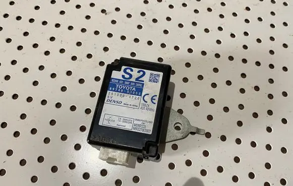 Lexus IS 220D-250-350 Door control unit/module 8974053053