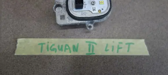 Volkswagen Tiguan LED ballast control module 1420000863