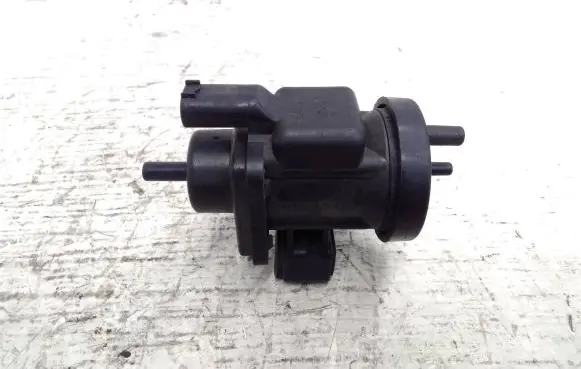 Mercedes-Benz A W168 Turbo solenoid valve A0005450427
