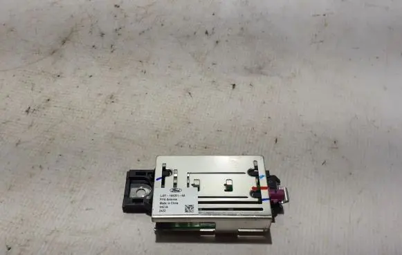 Ford Mach-E I Aerial antenna amplifier LJ8T19K351AA
