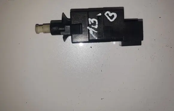 Mercedes-Benz B W245 Brake pedal sensor switch 0015452009