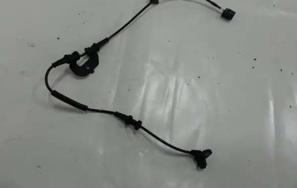 Hyundai i10 ABS brake wheel speed sensor 95671-B4300