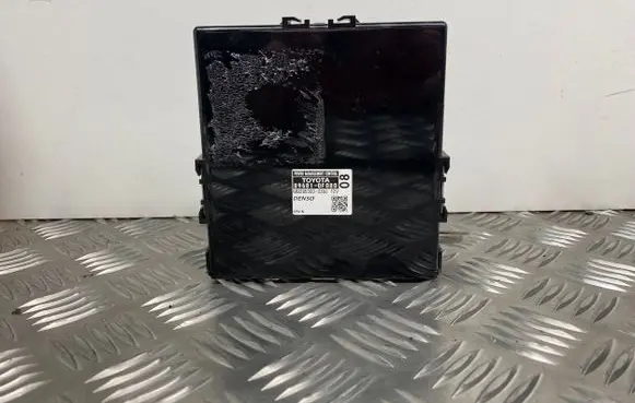 Toyota Avensis T270 Engine control unit/module ECU 896810F080