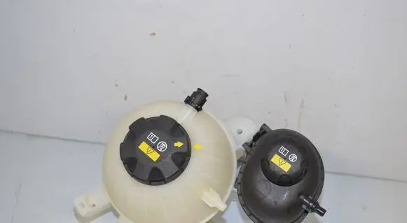 Coolant expansion tank/reservoir