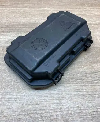 BMW 3 F30 F35 F31 Fuse box cover 9224872 106887