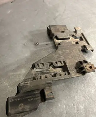 Audi Q5 SQ5 Headlight/headlamp mounting bracket 1000717075