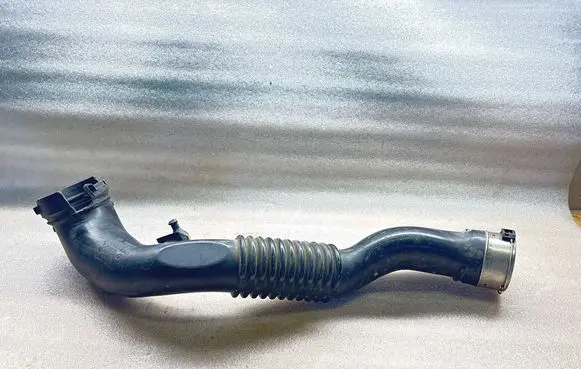 Intercooler hose/pipe