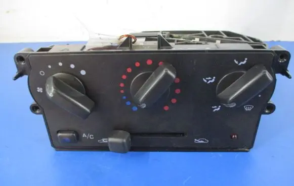 Nissan Micra Climate control unit 7040230732