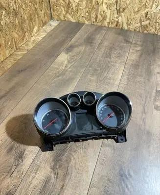 Opel Insignia A Speedometer (instrument cluster) 12844142