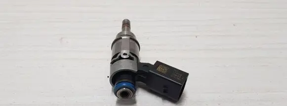 Audi A8 S8 D3 4E Fuel injector 079036C