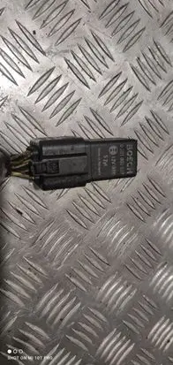 Volvo V70 Glow plug pre-heat relay 8692859