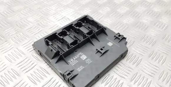Volkswagen PASSAT B7 Comfort/convenience module 3AA937087