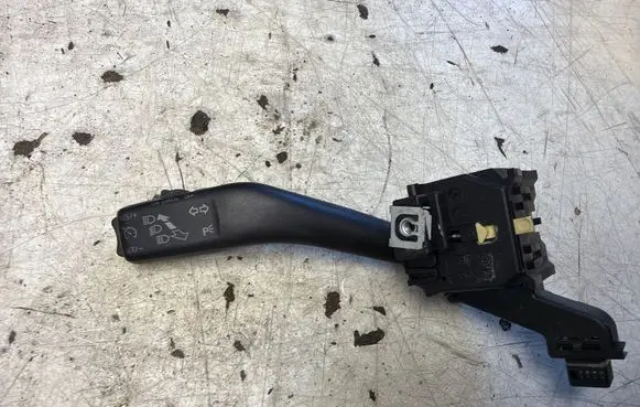 Volkswagen Golf V Indicator stalk 1K0953513G